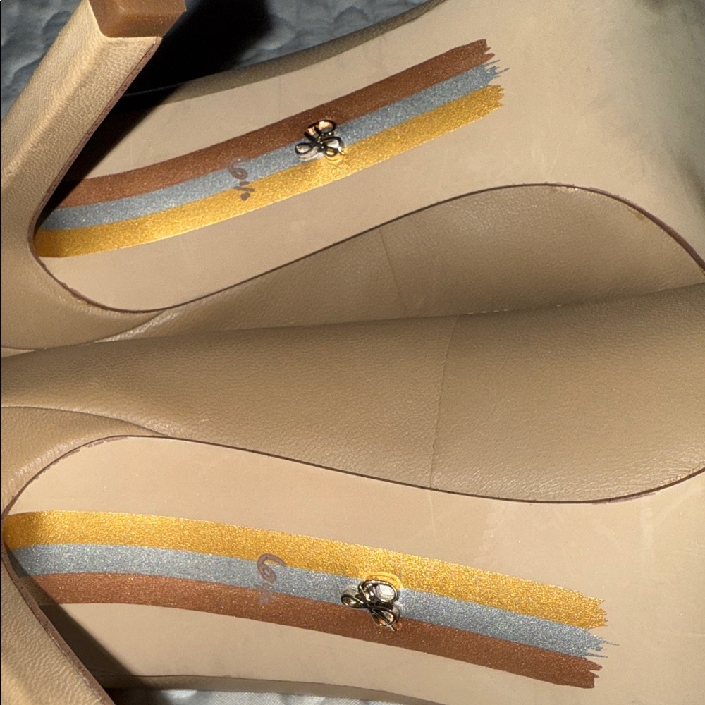 Tan Women's Shoes - Picture 4 of 6